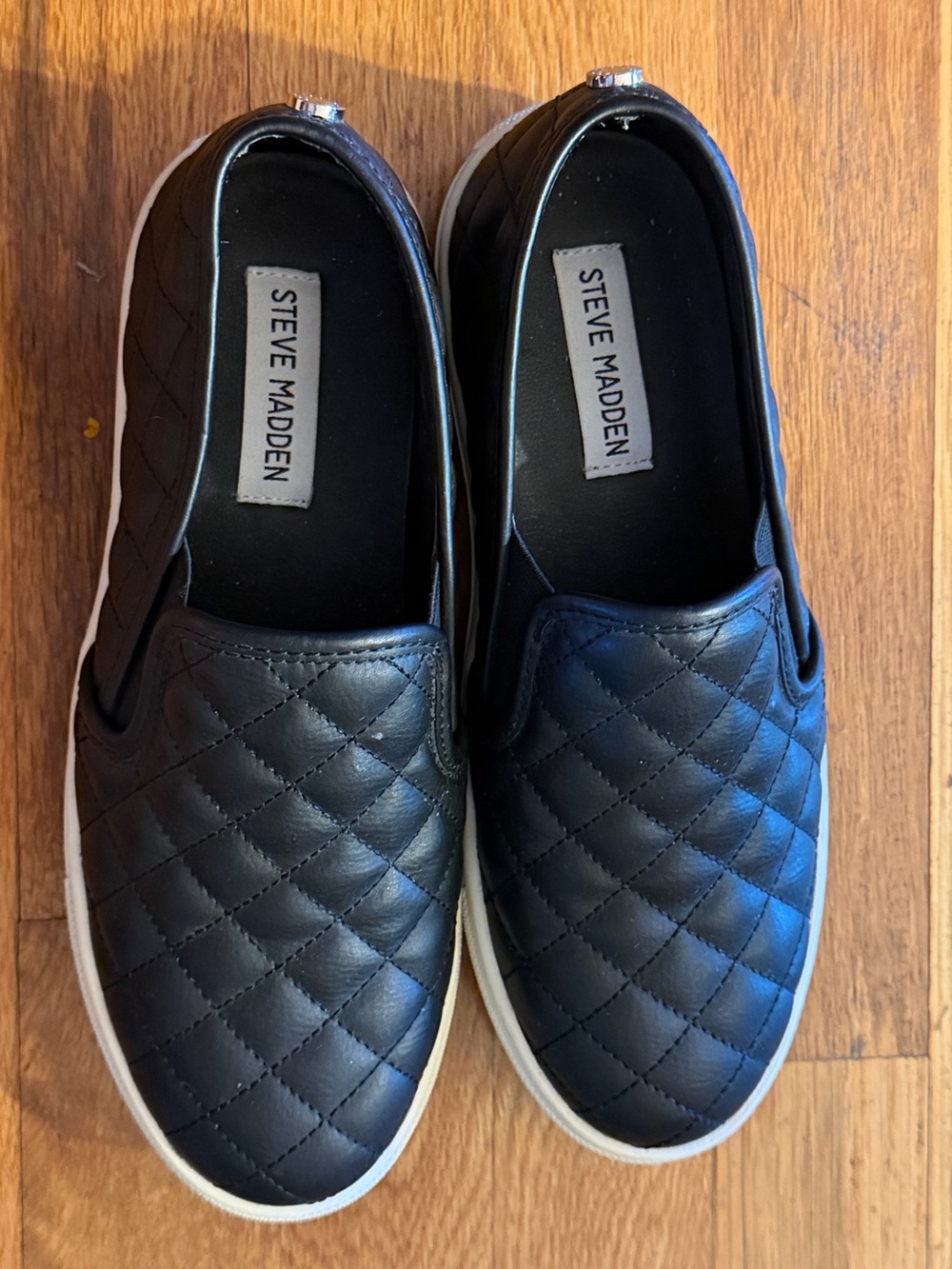 Women’s Steve Madden flats - Picture 2 of 2